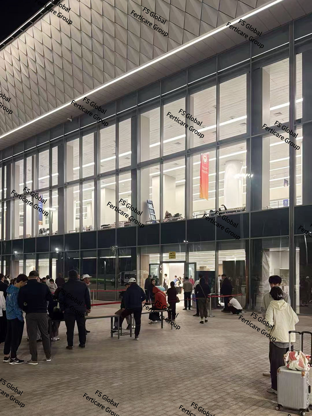 客户抵达比什凯克机场。