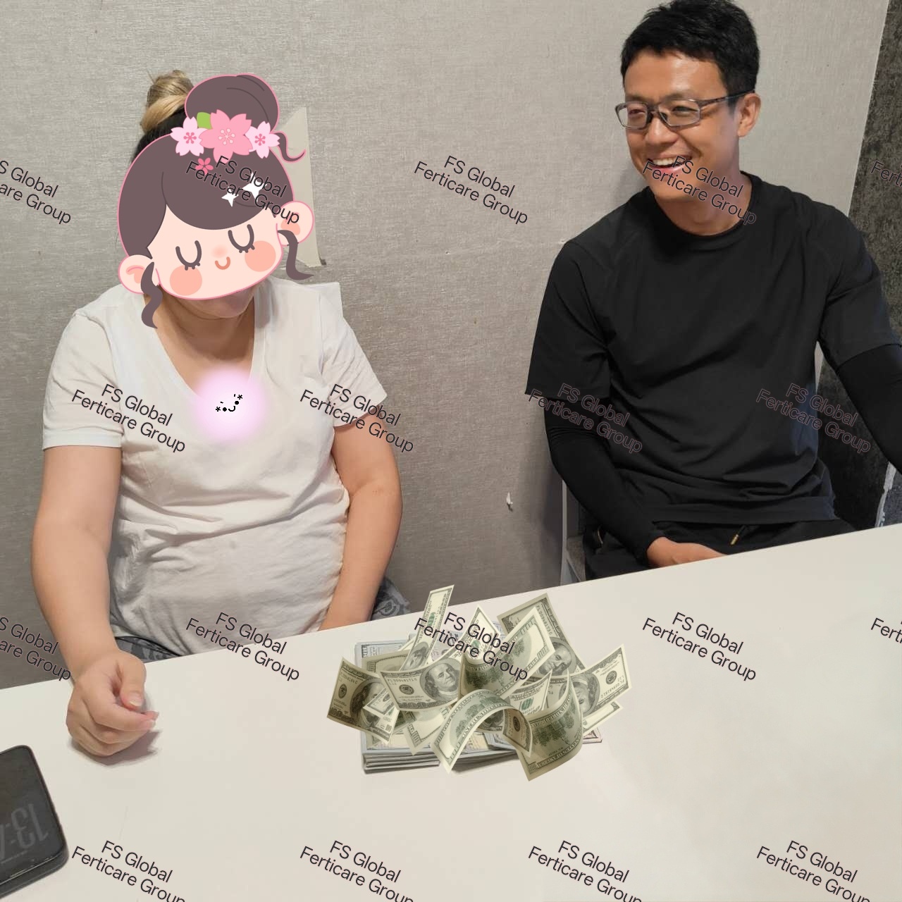 负责人现场核对尾款交付事项。