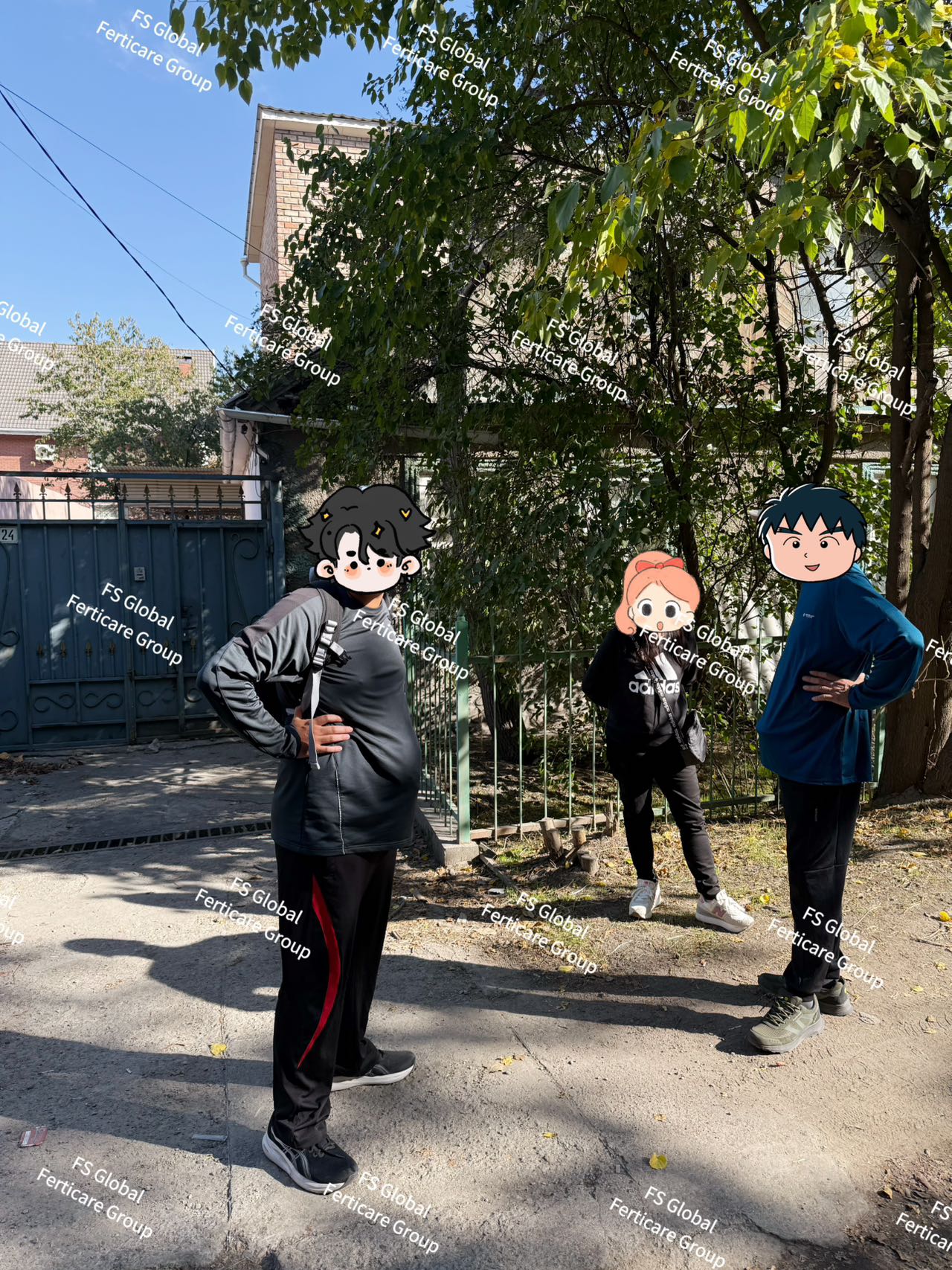 The group photographed together outside.